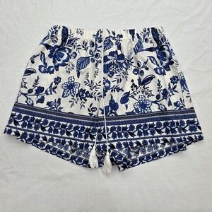 Shein Curve White With Blue Floral Print Shorts Size 0XL